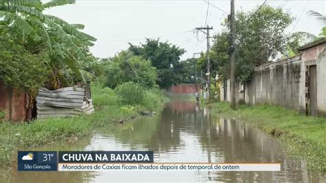 Moradores Amanhecem Ilhados Em Duque De Caxias Rj G