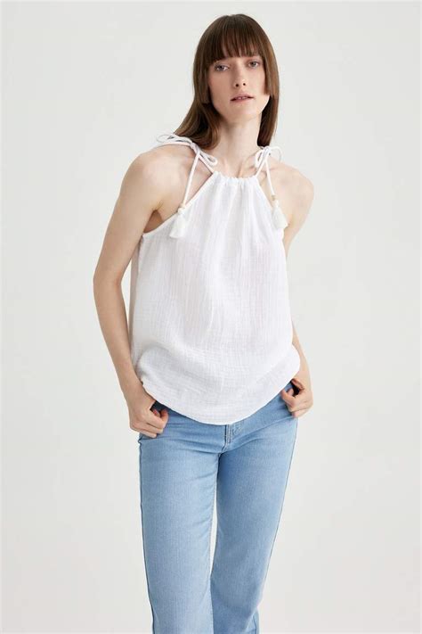 White WOMEN Halter Neck Regular Fit Sleeveless Blouse 2827247 DeFacto