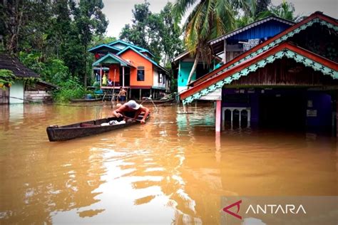 BMKG Bibit Siklon Tropis Perpanjang Potensi Cuaca Ekstrem ANTARA News