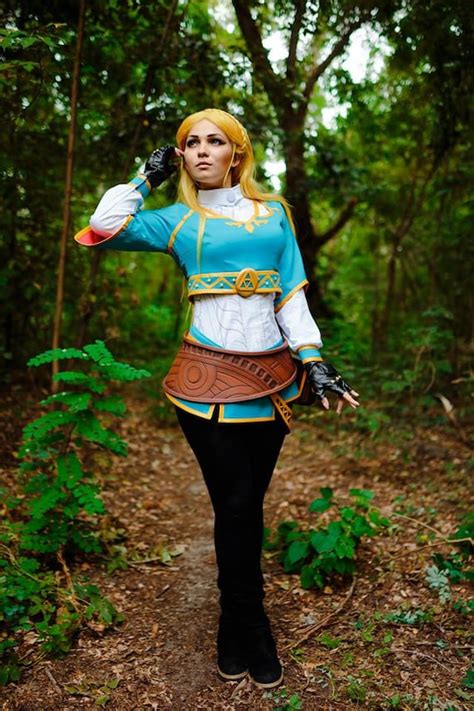 Female Zelda Cosplay