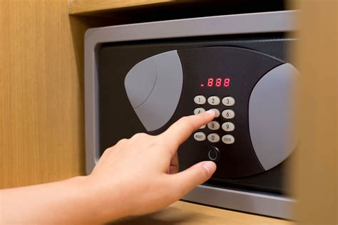 Hotel Room Safety Tips: Protect Your Stuff on Vacation | Trusted Since 1922