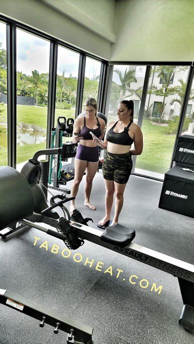 MILF TW Pornstars Luke Longly Pictures And Videos From Twitter