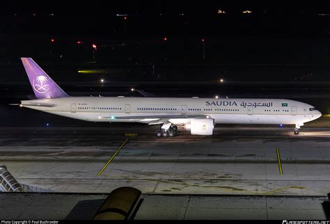 Hz Ak Saudi Arabian Airlines Boeing Er Photo By Paul