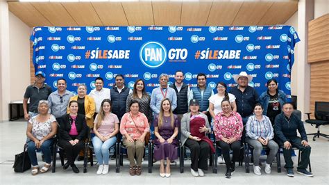 Entrega Melanie Su Documentación Ante El Comité Directivo Estatal Para Encabezar Planilla