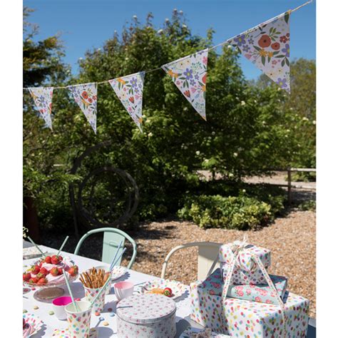 How to Make DIY Summer Bunting Ideas - GODIYGO.COM