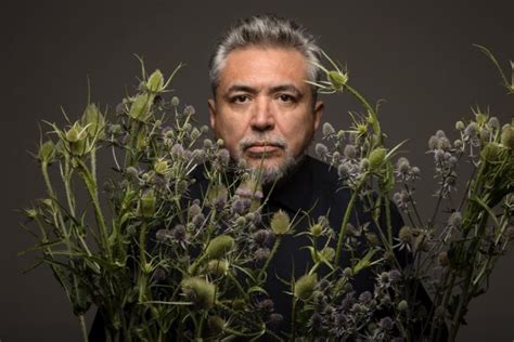 Escritor Cristian Alarc N Presenta Performance Sobre La Terapia De Conversi N Gay Que Sufri De Ni O