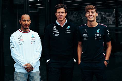 Mercedes Extends Driver Line-Up Through 2025