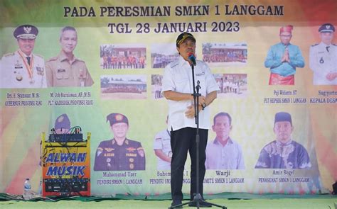 Resmikan Sekolah Swasta Menjadi SMKN 1 Langgam Gubernur Riau Berpesan