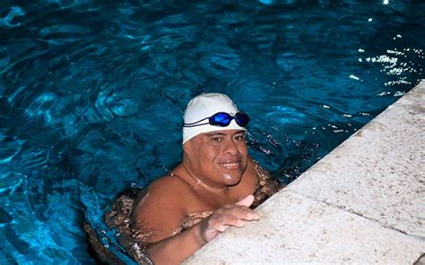 Atleta Paral Mpico Omar Osorio Cumple Reto De Nadar Horas Continuas