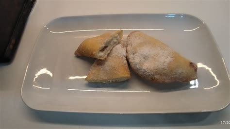 Panzerotti Fritti Con La Ricotta Dolce Youtube