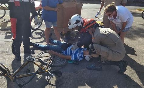 Ciclista fica ferido ao ser atingido por caminhonete Portal TOP Mídia