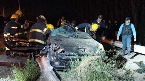 Terrible vuelco en la Ruta 7 dos jóvenes heridos