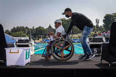 Medali Perunggu Renang Gaya Dada Meter Putra Sb Apg Antara Foto