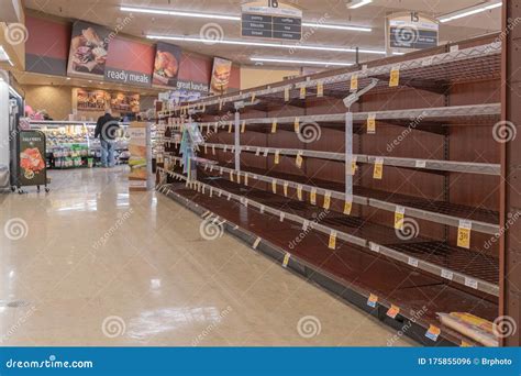 Empty Food Shelves in Supermarket Amidst COVID-19 Concerns Editorial ...