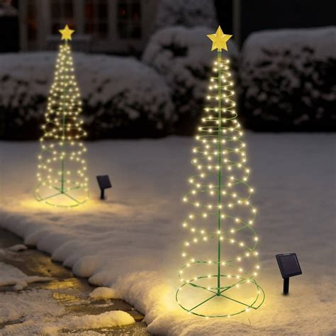 Bellísimas Ideas Para Hacer Árboles De Navidad Con Luces