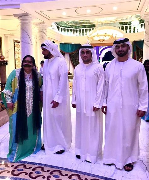 Mama Noora Con Ahmed Saeed Y Mansoor Bin Mohammed Bin Rashid Al