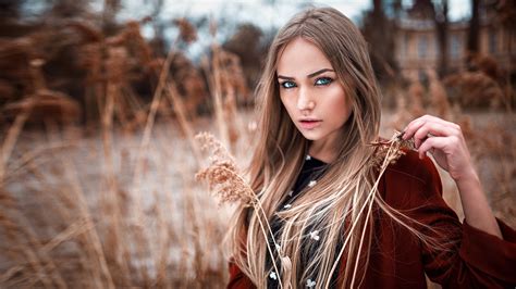 Face Blonde Women Portrait Fall Maria Puchnina Blue Eyes Juicy