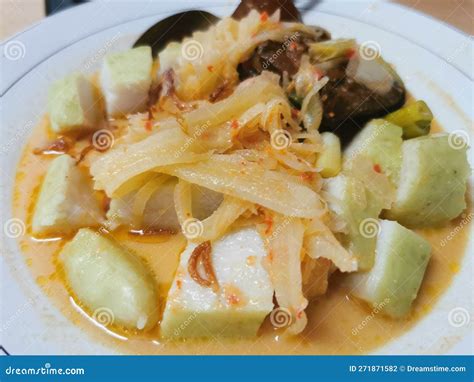 Lontong Cap Go Meh, Indonesian Lontong Sayur With Chinese Peranakan ...