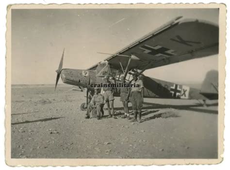 ORIG FOTO DAK Fieseler Fi 156 Storch Flugzeug Mit Tarn Camo Wappen