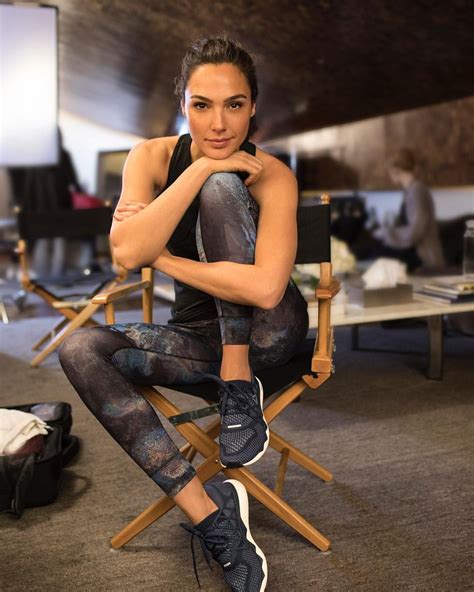 ガル・ガドット（galgadot）は 同世代の女性が目指す象徴的な存在。自信があり、勇敢で、内面的な強さがある。自分にとって刺激的な