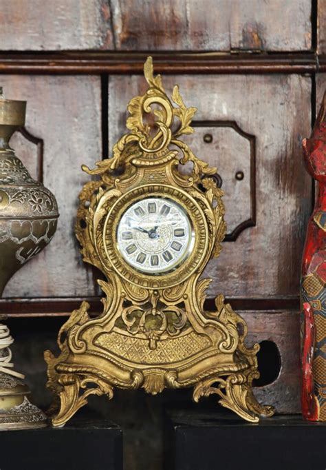 Antique Mantel Clocks Identification & Value: Expert Guide