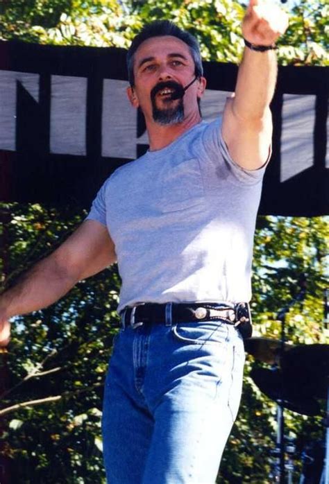 Look Over There Countrys Aaron Tippin Country Music Stars Country Music Country Music