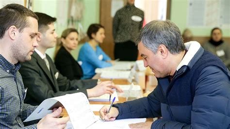 Председатель Государственной Думы Вячеслав Володин проголосовал на ...