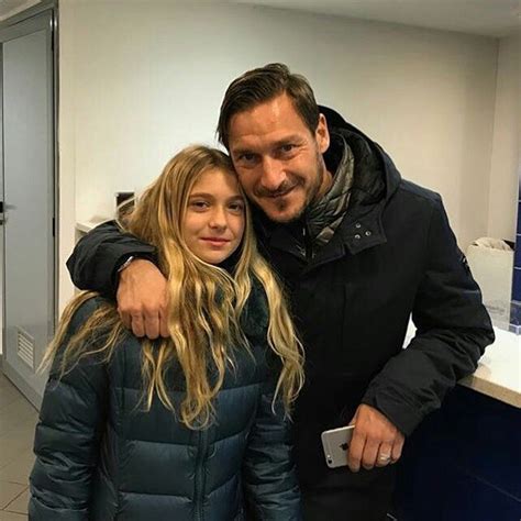 Instagram Totti Con La Figlia Chanel Roma Torino Con Una Tifosa