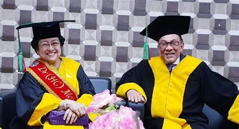 Megawati Ucapkan Selamat Kepada Anwar Ibrahim