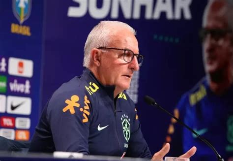 Dorival Chama 7 Jogadores Que Atuam No Brasil Veja A Lista FOLHAMAX