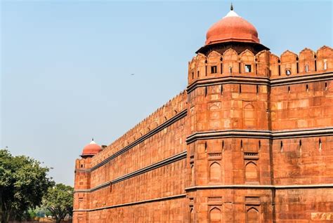 Premium Photo Defensive Wall Of Red Fort In Delhi A Unesco World