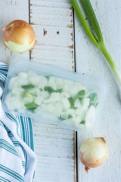 Freezing Onions {How to Freeze Onions} | Sustainable Cooks