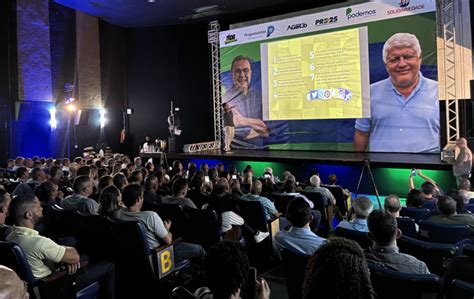 Angra Ferreti reúne centenas de apoiadores no 1º encontro de pré