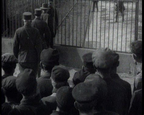 Workers Leaving the Factory — IndieLisboa