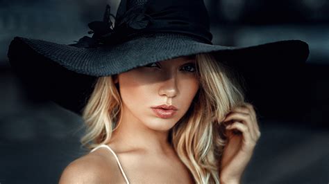 Face Hat River Blonde Irina Popova Women