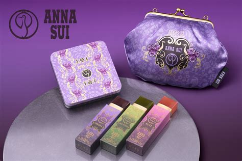 「anna Sui」×「鶴屋吉信」コラボレーション和菓子第2弾が10月12日土よりweb、17日木より店頭で数量限定販売。缶ケース入り