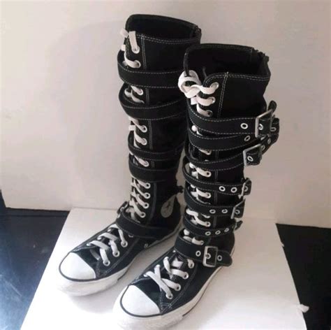 Knee High Converse Converse Boots Retro Outfits Cool Outfits Emo