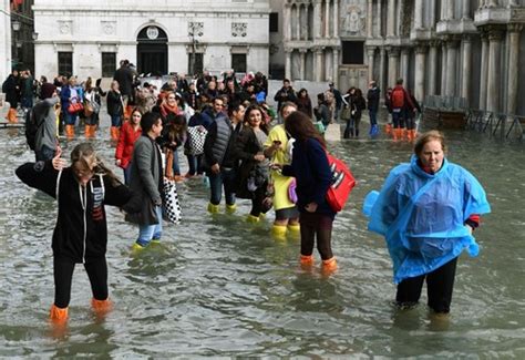 5 dead as Italy faces extreme weather and Venice floods | Daily Sabah