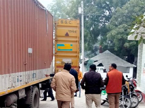 368 Boxes Of Illegal English Liquor Found In Container In Kanpur Dehat