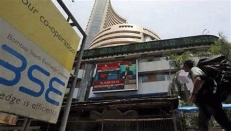 Markets Decline In Early Trade On Heavy Foreign Fund Outflow Sensex