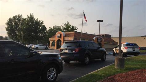 Police Investigate Shooting In Parking Lot Of Taco Bell At Waterworks Mall