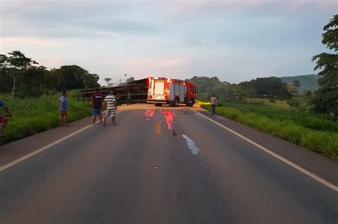 Midianews Motorista De Carreta Morre Carbonizado Ap S Colis O Na Br