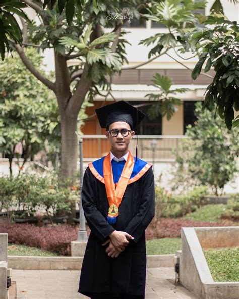 𝑮𝒓𝒂𝒅𝒖𝒂𝒕𝒊𝒐𝒏 | 𝑪𝒂𝒑𝒕𝒖𝒓𝒆 𝑨𝒍𝒍 𝑴𝒐𝒎𝒆𝒏𝒕𝒔 (@menilikwisuda) • Instagram photos