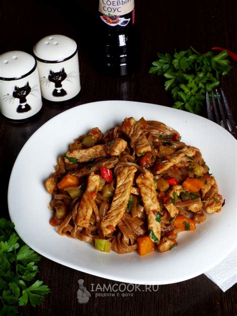 Гречневая лапша со свининой и овощами — рецепт с фото пошагово