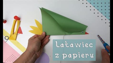 Latawiec z papieru w kształcie ptaka A paper kite in the shape of