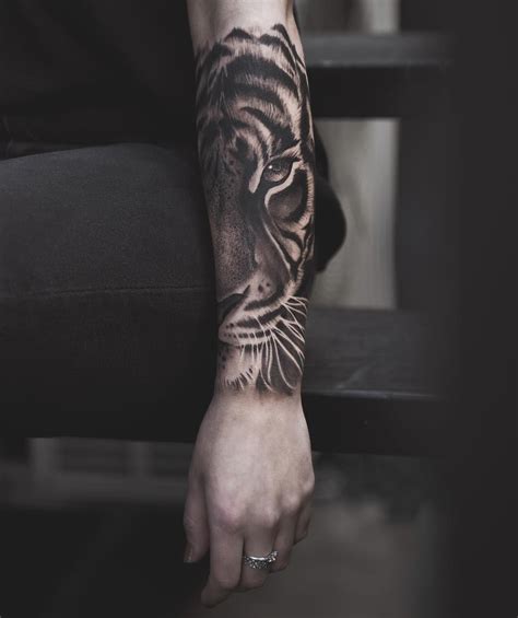 Realistic Tiger Tattoo Around The Forearm By Tritoan Seventhday