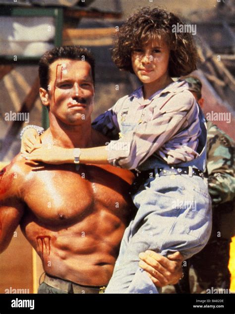 Arnold Schwarzenegger Commando Hi Res Stock Photography And Images Alamy