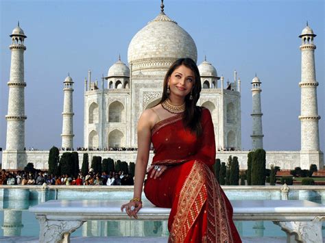 Aishwarya Rai At The Taj Mahal India Photo 10792571 Fanpop