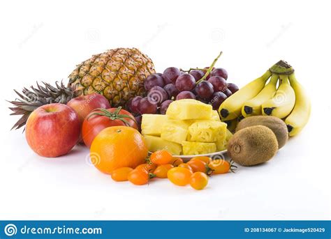 Frutas Frescas Aisladas Sobre Fondo Blanco Imagen De Archivo Imagen