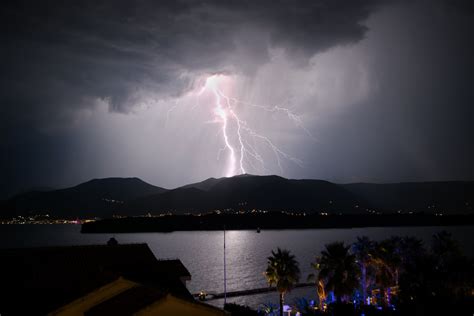 Užas u Crnoj Gori Radnik poginuo na gradilištu u Čanju kran se srušio